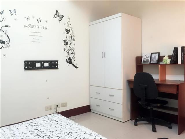 高雄租屋 - #三多捷運＃總圖＃興中夜市#都市叢林窩＃興中夜市#D