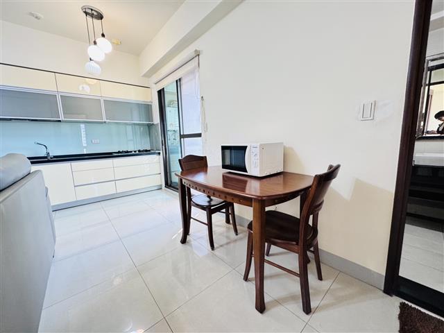 高雄租屋 - #新興區#興華路#六合夜市#美麗島站#高樓美宅2房出租