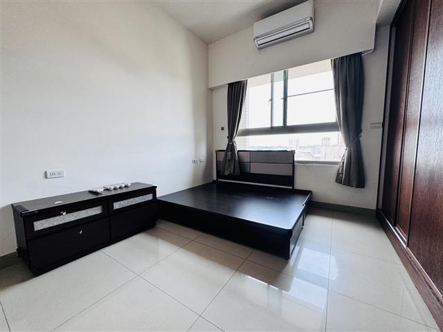 高雄租屋 - #小港區 #宏平路商圈 #漢民夜市 #小港捷運站 #電梯大樓 #可租補 #可入戶籍 #需公證 #三房高樓層