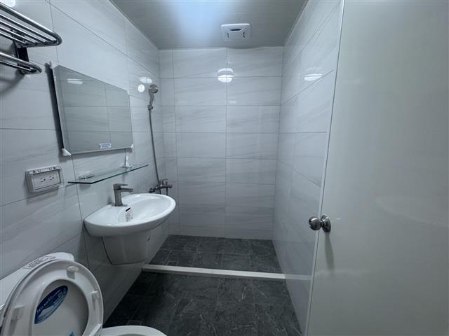 高雄租屋 - #三民區 #朝陽街 #高醫精華商圈 #寬敞大套房 #可租補 #朝陽2f