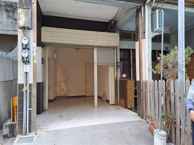 高雄租屋 - #苓雅 #店面一樓#近85大樓 #三多捷運站 #自1A