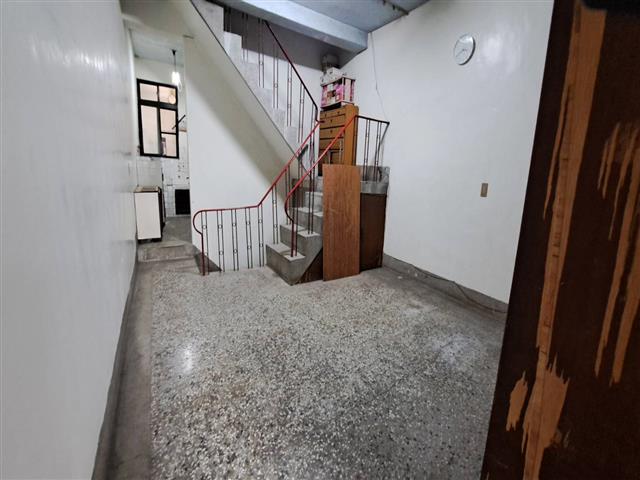 高雄租屋 - Khouse高雄租屋租房#85旁#三多#亞灣#1.2樓#文青店